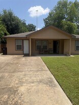 5047 Nassau Rd in Houston, TX - Building Photo