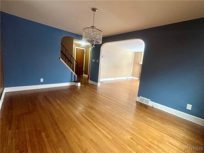107 Campbell Rd in Cheektowaga, NY - Building Photo - Building Photo