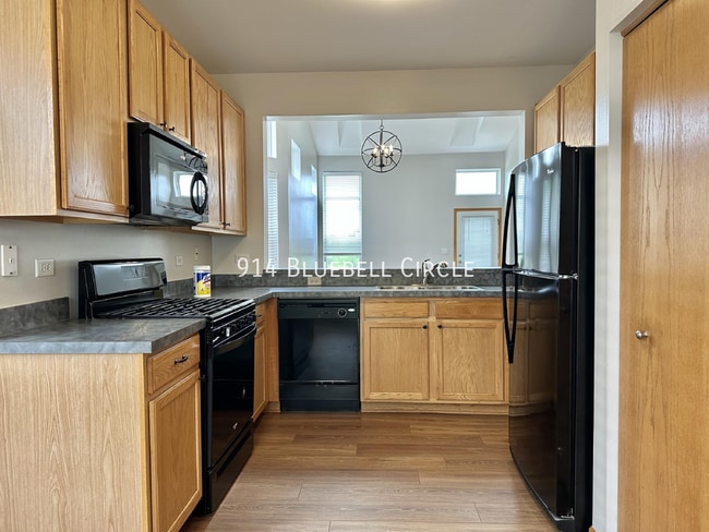 914 Bluebell Cir in Joliet, IL - Building Photo - Building Photo