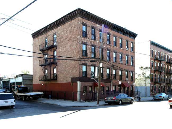 707 Henry St in Brooklyn, NY - Building Photo - Building Photo