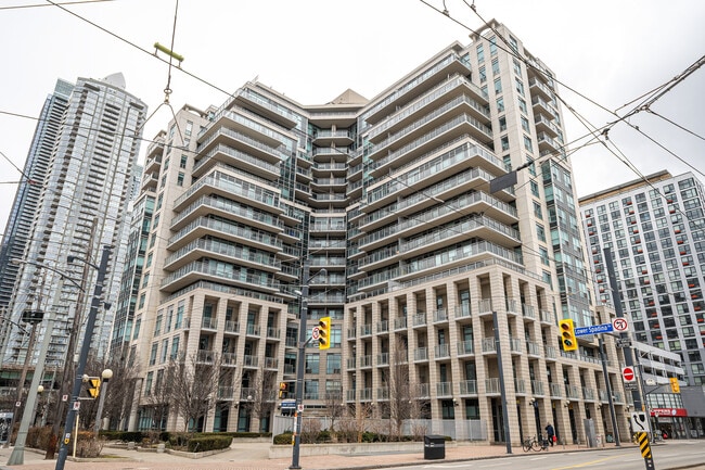 410 Queens Quay W in Toronto, ON - Building Photo - Building Photo