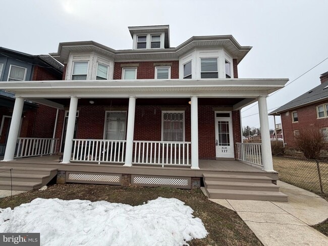 property at 117 Fairground Ave