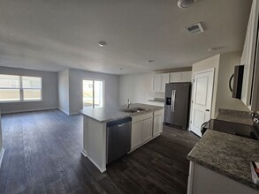 182 Cambridge Dr in Tabor City, NC - Building Photo - Building Photo