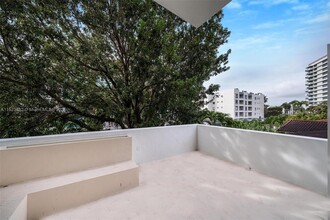 1428 West Ave, Unit 201 in Miami Beach, FL - Building Photo - Building Photo