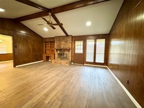 1925 Glen Hill Dr in Carrollton, TX - Building Photo - Building Photo