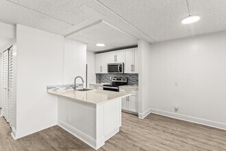 507 Meadows Cir in Boynton Beach, FL - Building Photo - Building Photo