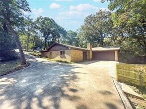 1310 Bow Creek Dr in Duncanville, TX - Building Photo - Building Photo