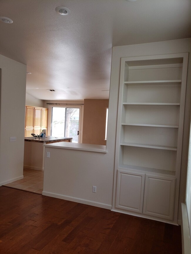 2054 Pinehurst Ct in Merced, CA - Building Photo - Building Photo