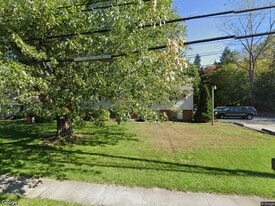 1543 Hubbard Rd in Madison, OH - Building Photo