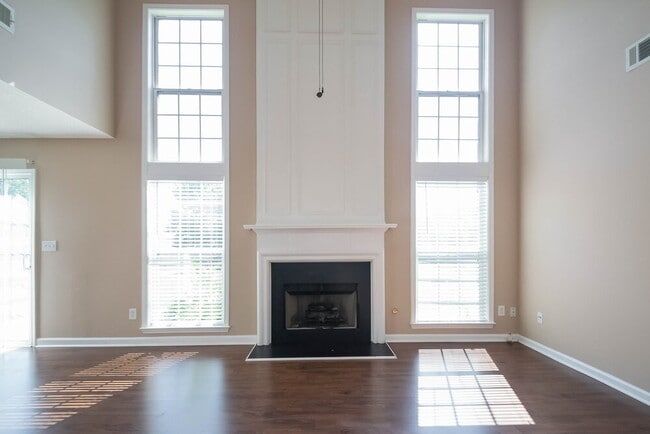 203 Cleavers Cl in Woodstock, GA - Foto de edificio - Building Photo