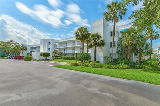 6124 S River Run Dr in Sebastian, FL - Building Photo - Building Photo