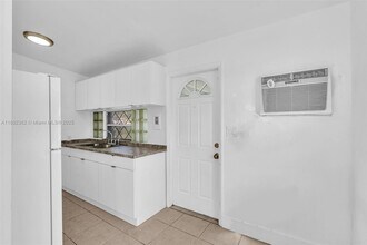 137 NW 29th Ave in Fort Lauderdale, FL - Building Photo - Building Photo