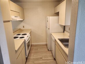 94-1461-1461 Waipio Uka St in Waipahu, HI - Building Photo - Building Photo