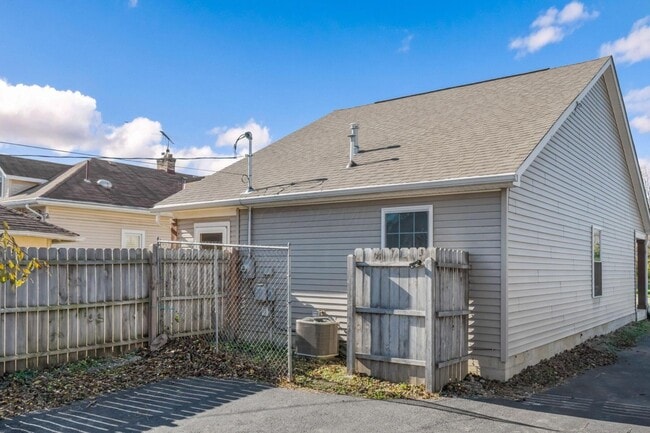 110 Pasadena Ave in Columbus, OH - Building Photo - Building Photo