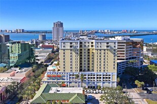 628 Cleveland St in Clearwater, FL - Building Photo