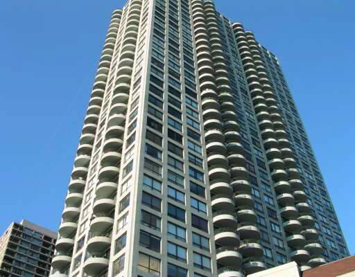 2020 N Lincoln Park W in Chicago, IL - Foto de edificio - Building Photo