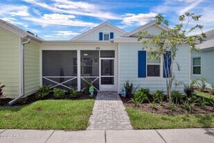 275 Last Mango Dr in Daytona Beach, FL - Building Photo