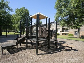 423 Old Manor Rd in Columbia, SC - Building Photo - Building Photo