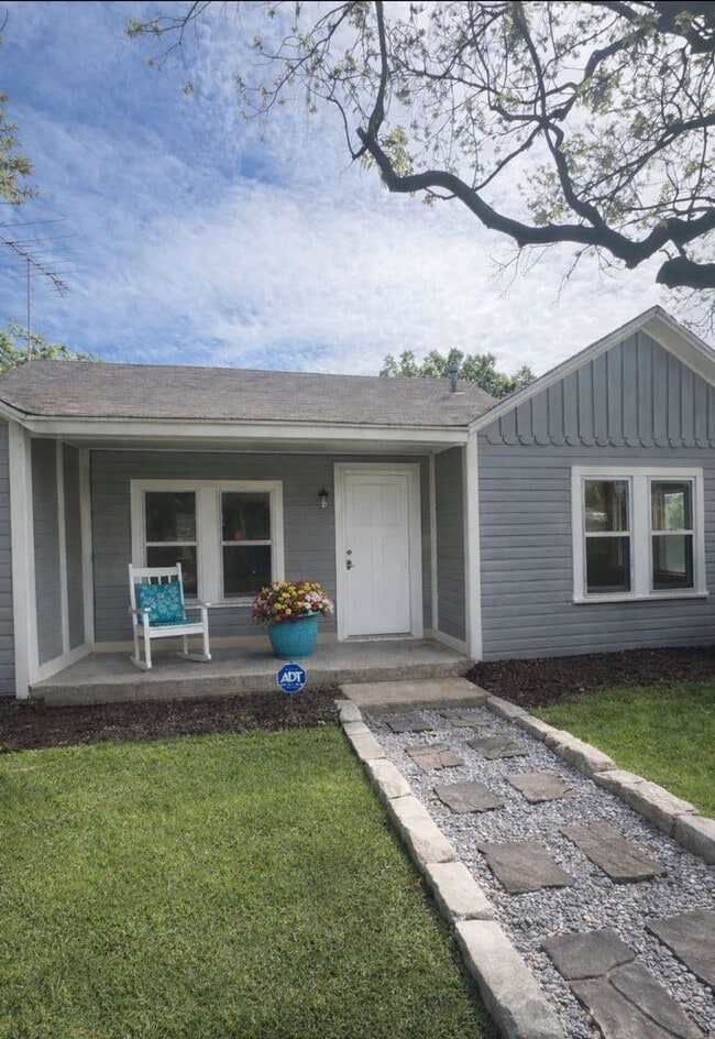property at 106 N Merrimac St