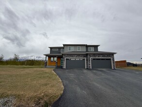 5334 E Barn Cir in Wasilla, AK - Building Photo - Building Photo