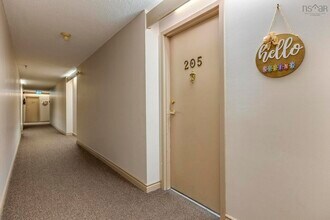 64 Cumberland Dr in Dartmouth, NS - Building Photo - Building Photo