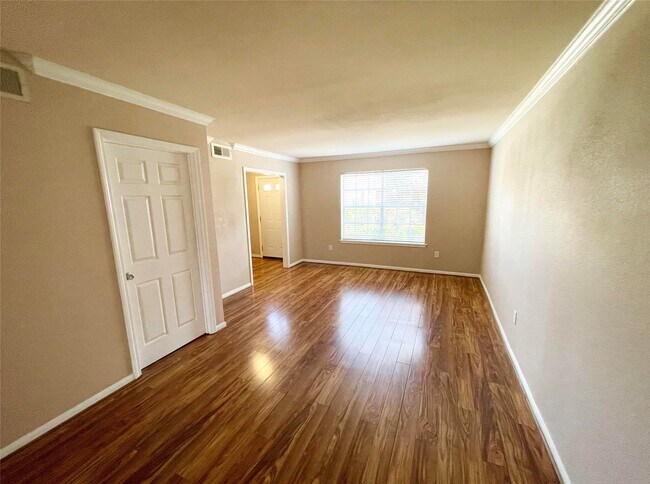 9303 Hammerly Blvd in Houston, TX - Building Photo - Building Photo