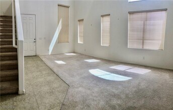 4413 Bacara Ridge Ave in Las Vegas, NV - Foto de edificio - Building Photo