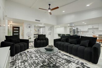 7310 Corta Calle Dr in Houston, TX - Building Photo - Building Photo