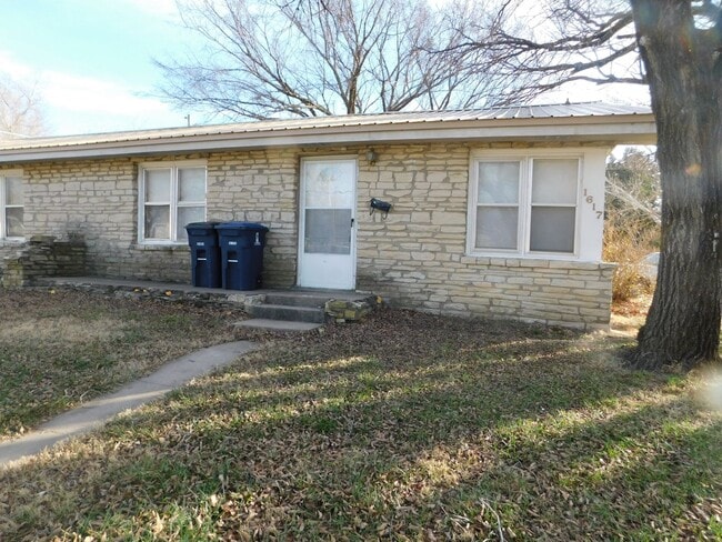 property at 1617 W 3rd Ave