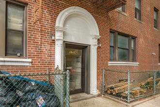 3758 81st St in Flushing, NY - Building Photo - Building Photo