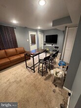 8163 Curving Creek Ct in Springfield, VA - Building Photo - Building Photo