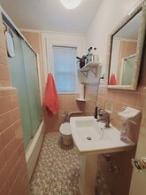 641 Summer St, Unit E in Stamford, CT - Foto de edificio - Building Photo