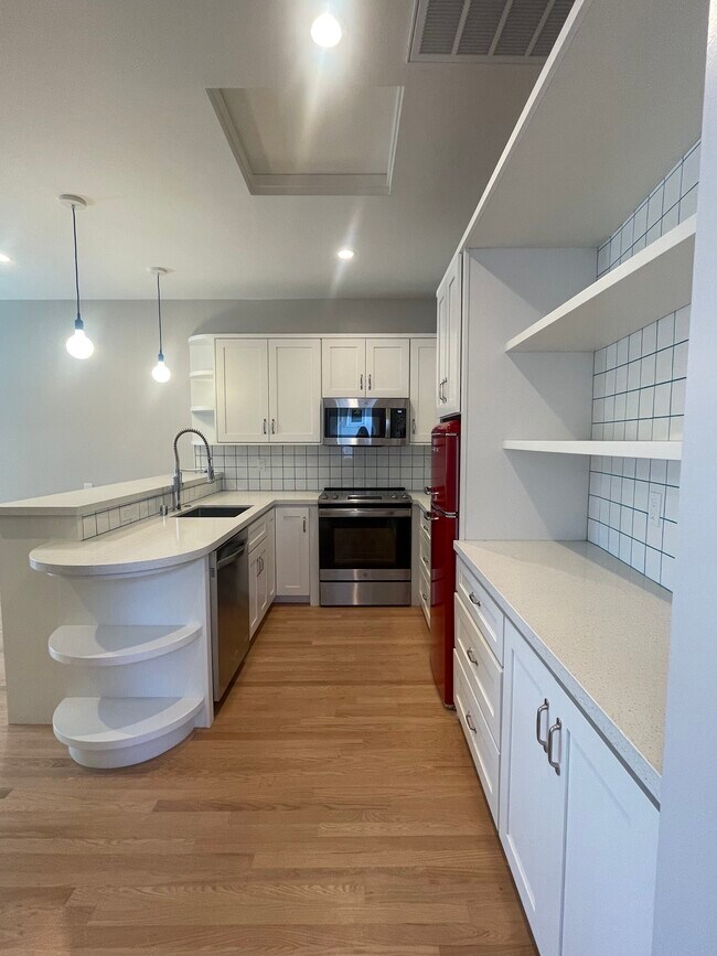 1515 W Morningside Dr in Burbank, CA - Building Photo - Building Photo