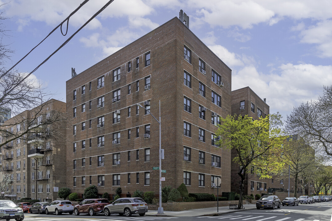 Valentine Gardens Cooperative in Yonkers, NY - Building Photo
