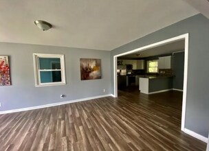 328 Summerhill Rd in Fayetteville, NC - Building Photo - Building Photo