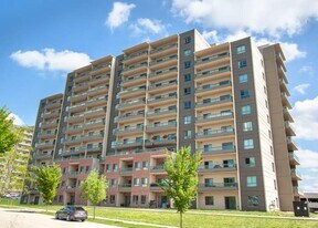 Blythwood Place II in London, ON - Building Photo