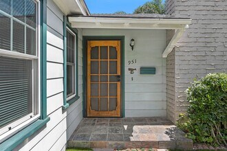 951 B Ave in Coronado, CA - Building Photo - Building Photo