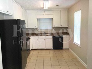 8321 Mountain Pass in Riverdale, GA - Building Photo - Building Photo