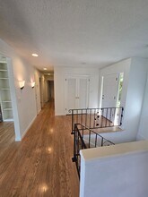 2422 Hillcrest Ct in West Linn, OR - Building Photo - Building Photo