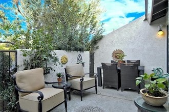 18320 Collins St in Los Angeles, CA - Building Photo - Building Photo
