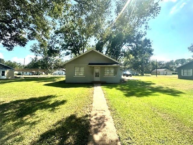 1538 Dover St in Boling, TX - Foto de edificio