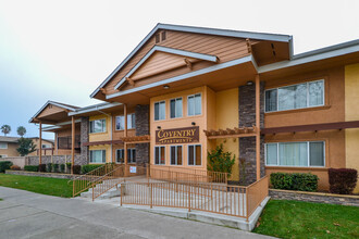 Coventry Apartments in Stockton, CA - Foto de edificio - Building Photo