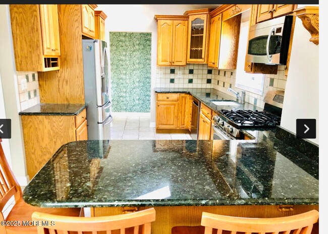 34 Hendrickson Pl in West Long Branch, NJ - Building Photo - Building Photo