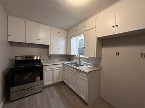1234 N Travis St in Sherman, TX - Building Photo - Building Photo
