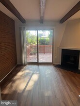 2872 Sutton Oaks Ln in Vienna, VA - Building Photo - Building Photo