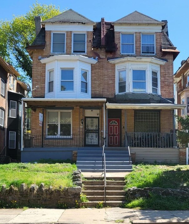 432 W Bringhurst St in Philadelphia, PA - Building Photo