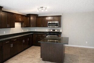 Eagle Crossing Luxury Apartments in Minneapolis, MN - Building Photo