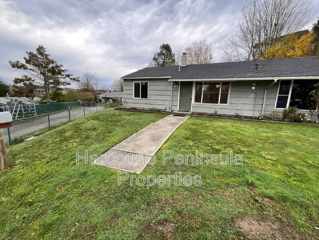 1742 Anderson St in Bremerton, WA - Building Photo - Building Photo