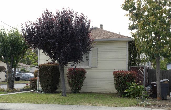 197 Medford Ave in Hayward, CA - Foto de edificio - Building Photo