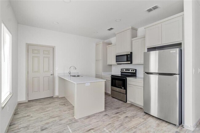 property at 1500 Shavano Dr